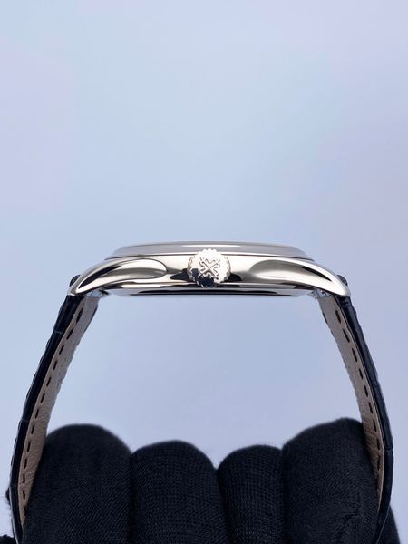 Patek Philippe Calatrava 5227G-010